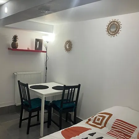 Petite Avec Sdb Partagee Privatunterkunft *