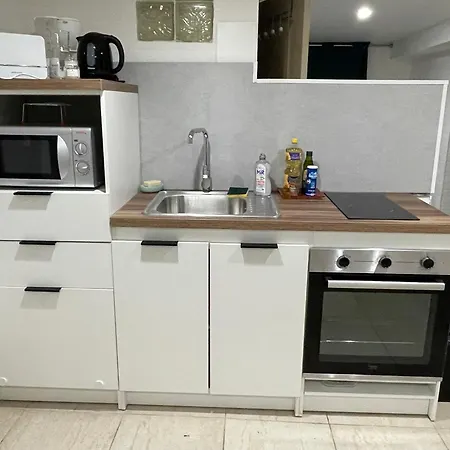 Petite Avec Sdb Partagee منزل للإقامة أنجير