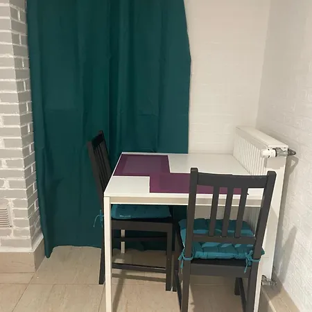 Petite Avec Sdb Partagee Pansiyon *