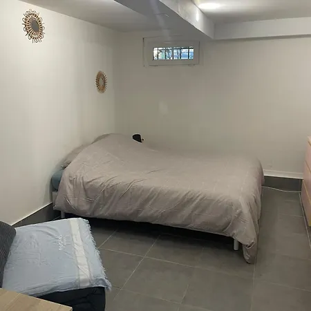 Petite Avec Sdb Partagee Ubytování v soukromí