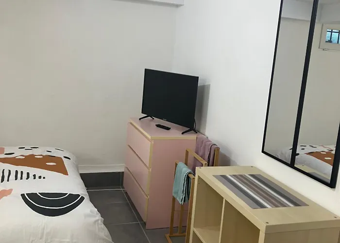 Quarto em Acomodações Particulares Petite Avec Sdb Partagee *