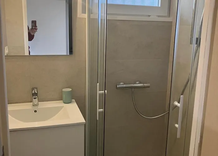 Petite Avec Sdb Partagee Quarto em Acomodações Particulares Angers