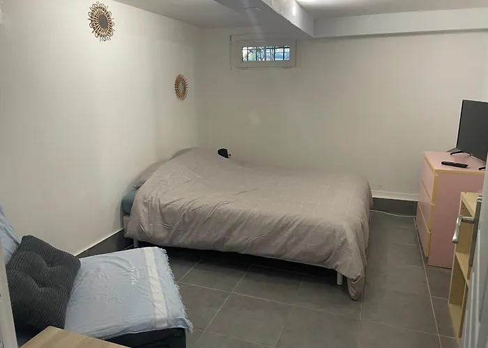 Petite Avec Sdb Partagee Ubytování v soukromí